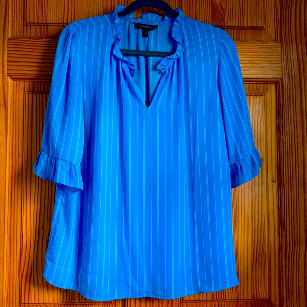 Banana Republic Factory baby blue shirt, size M